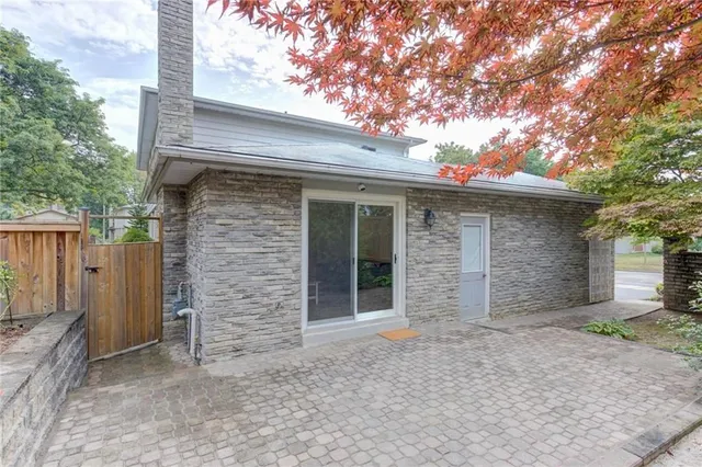 Additional image 35 of 2141 CARTIER Cres