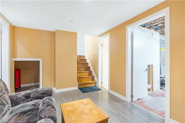 Additional image 26 of 6 Rideau Cres