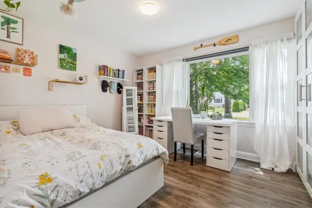 Additional image 18 of 971 BOOTHMAN Ave