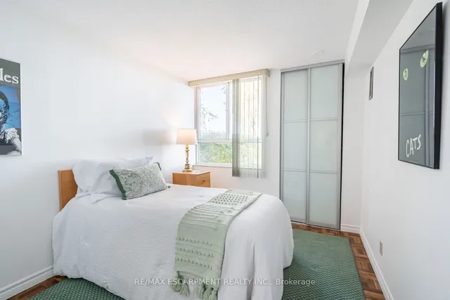 Additional image 20 of 5280 Lakeshore Rd Unit 105