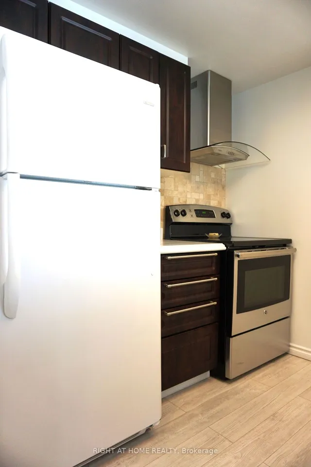 Additional image 12 of 7 Concorde Pl Unit 2110