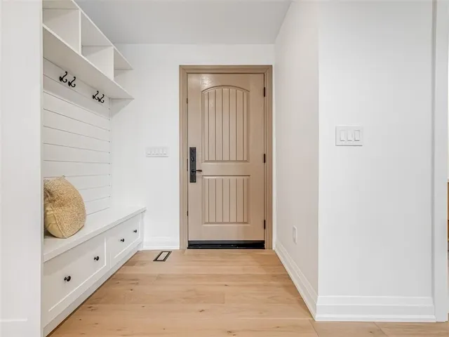 Additional image 4 of 5502 EATON Ave