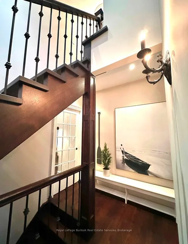 Additional image 28 of 883 Kingsway Dr