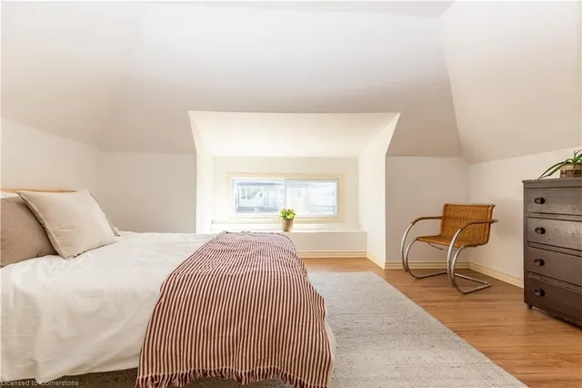 Additional image 22 of 31 St Clair Ave