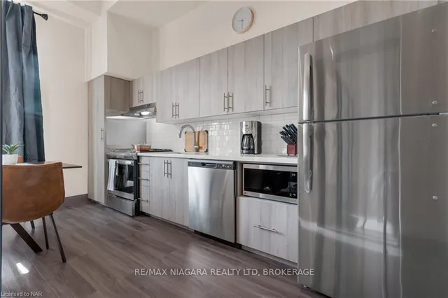 Additional image 3 of 121 KING St Unit 204