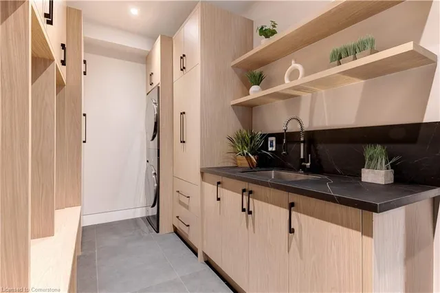 Additional image 21 of 298 Strathcona Dr