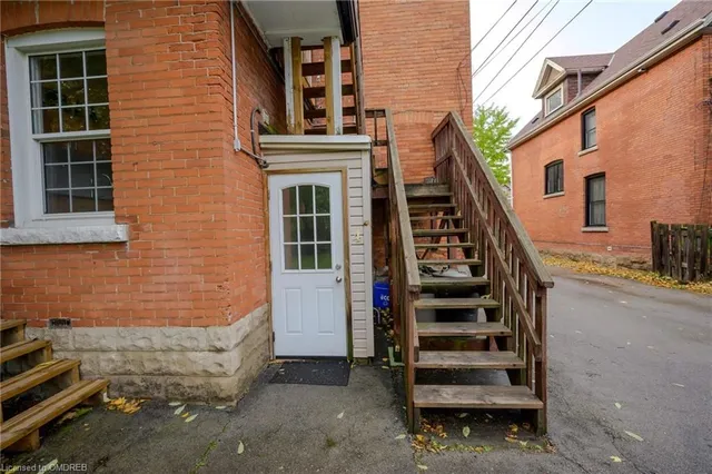 Additional image 33 of 117 Fairleigh Ave