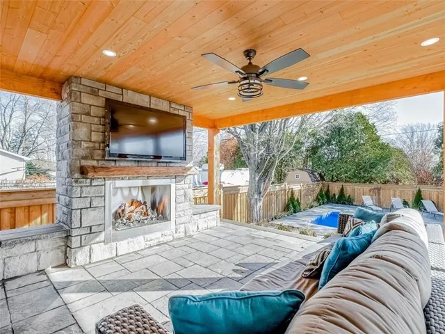 Additional image 37 of 5502 EATON Ave