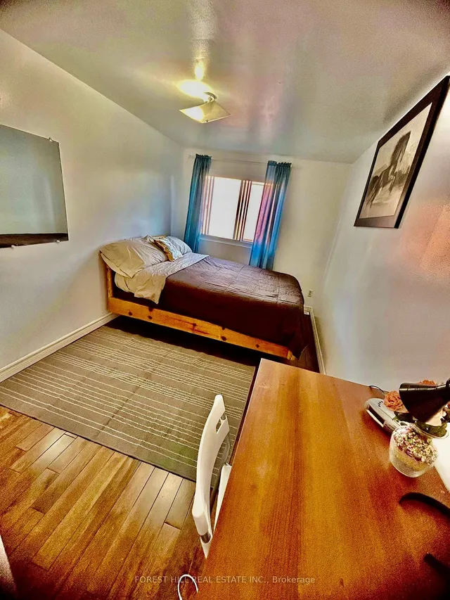 Additional image 24 of 28 Thorny Vineway