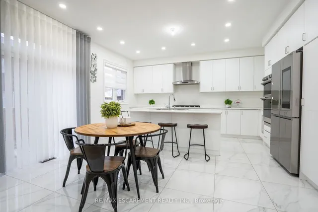 Additional image 13 of 158 Agro St