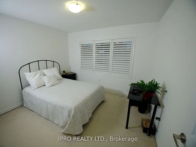 Additional image 16 of 954 Penson Cres