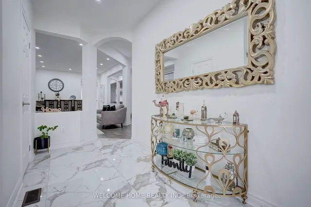 Additional image 4 of 556 Bessborough Dr