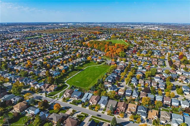 Additional image 41 of 51 Narbonne Cres