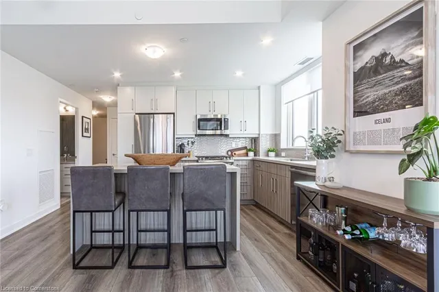 Additional image 8 of 2007 James St Unit 1307