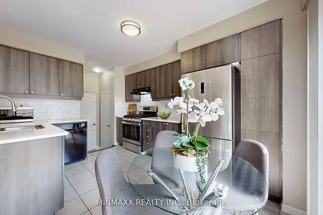 Additional image 8 of 1052 Haxton Hts