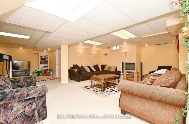 Additional image 33 of 15 Creanona Blvd