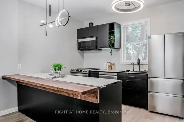 Additional image 14 of 35 Lorne Ave