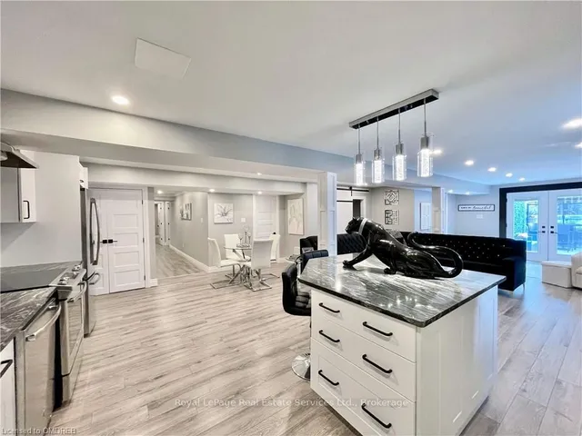 Additional image 28 of 184 DUNDAS St