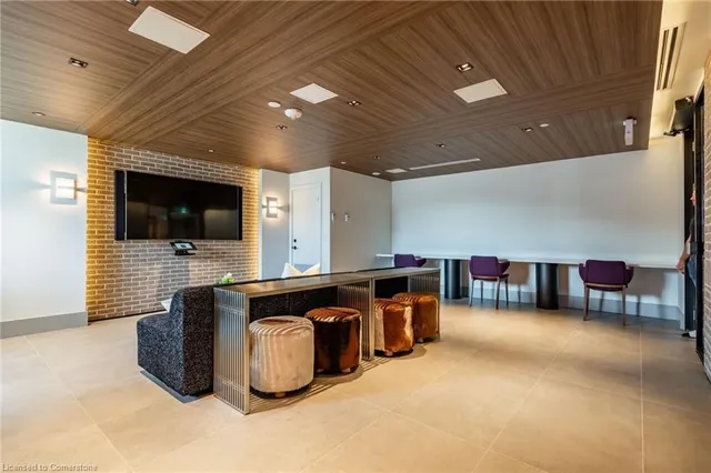 Additional image 22 of 600 North Service Rd Unit 508