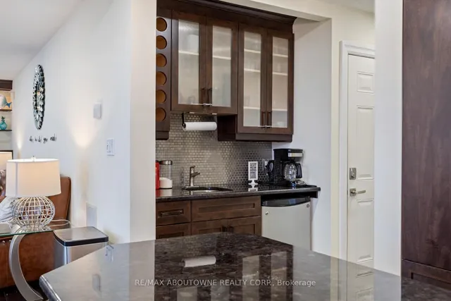 Additional image 13 of 1073 North Service Rd