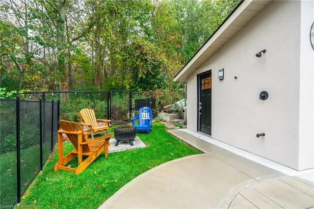 Additional image 44 of 12 Cowper Crt