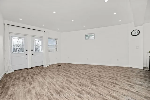 Additional image 23 of 127 Freelton Rd