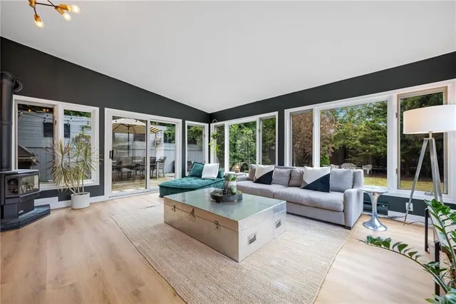 Additional image 37 of 2227 DEYNCOURT Dr