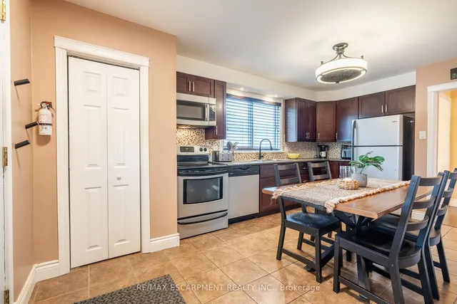 Additional image 4 of 702 SEVENTH Ave