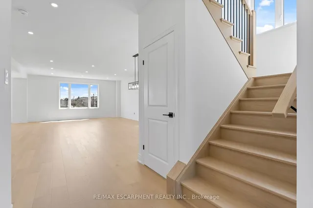 Additional image 6 of 34 Hampshire Pl