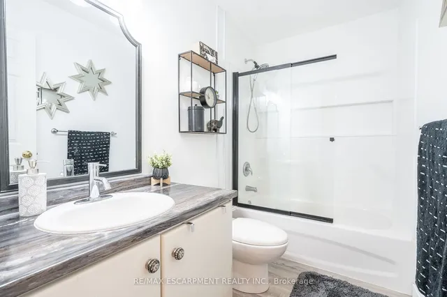 Additional image 22 of 138 Beaverbrook Ave