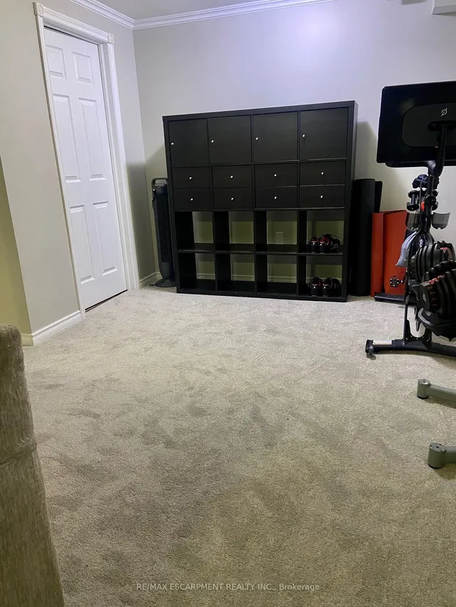 Additional image 28 of 44 PELECH Cres