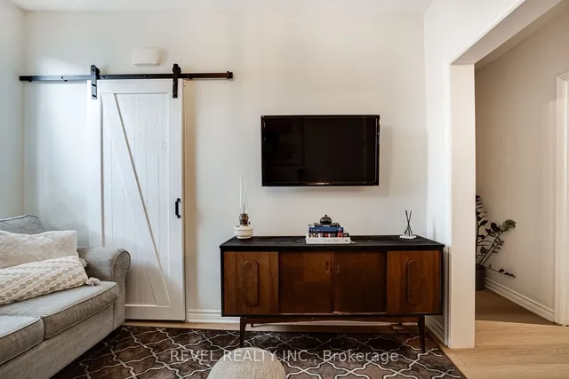 Additional image 20 of 44 Steven St