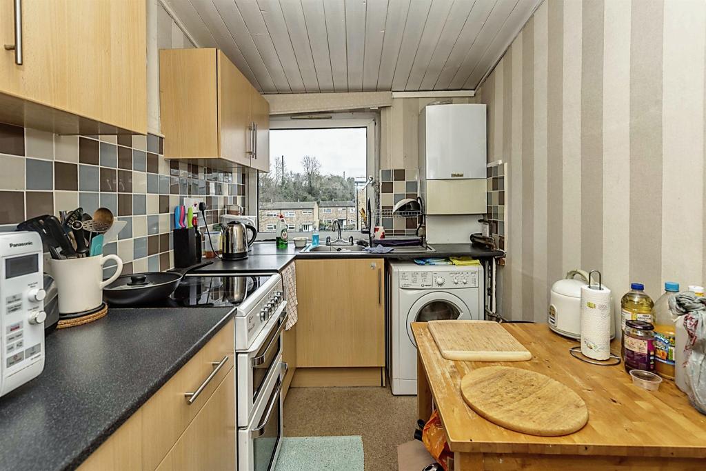 Additional image 4 of Bowling Close, Harpenden