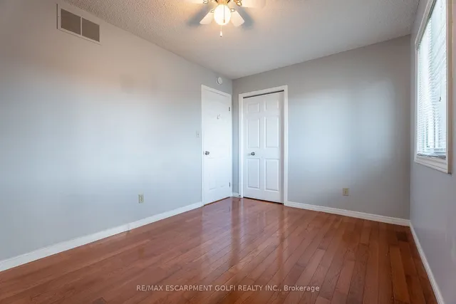 Additional image 26 of 54 Goldcrest Dr