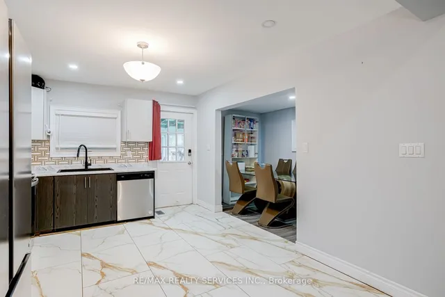 Additional image 8 of 111 Mary St