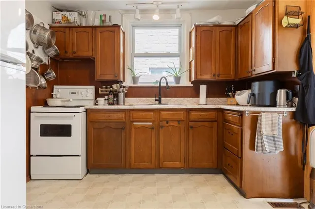 Additional image 11 of 62 Alma St