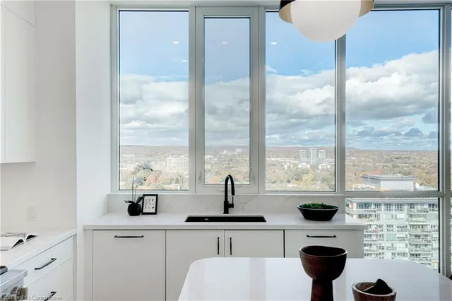 Additional image 45 of 2007 James St Unit 2201