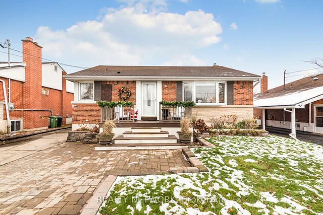 16 Fernwood Cres