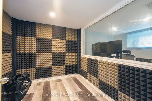 Additional image 38 of 3 Faircroft Blvd