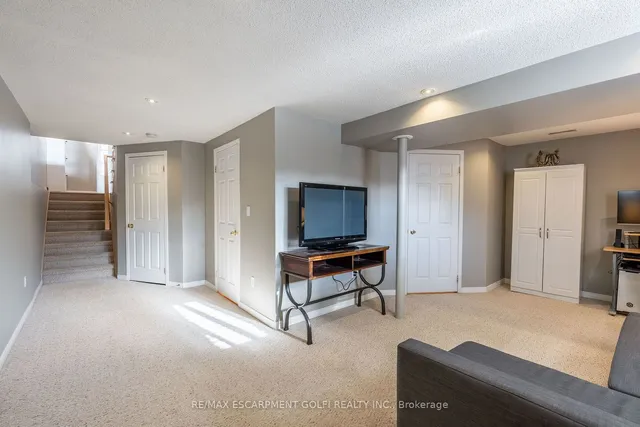 Additional image 23 of 800 PARAMOUNT Dr Unit 38