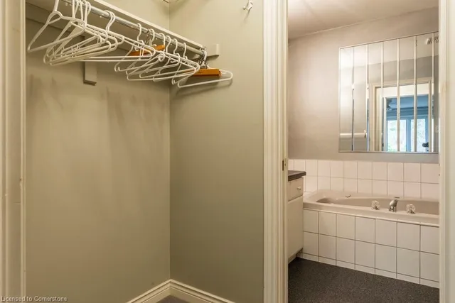 Additional image 30 of 60 Dundas St Unit 15