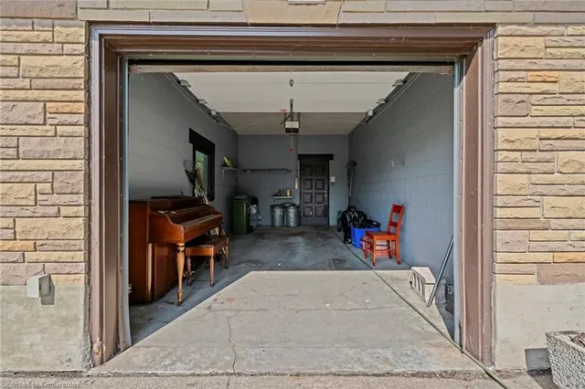 Additional image 36 of 40 Bertram Dr