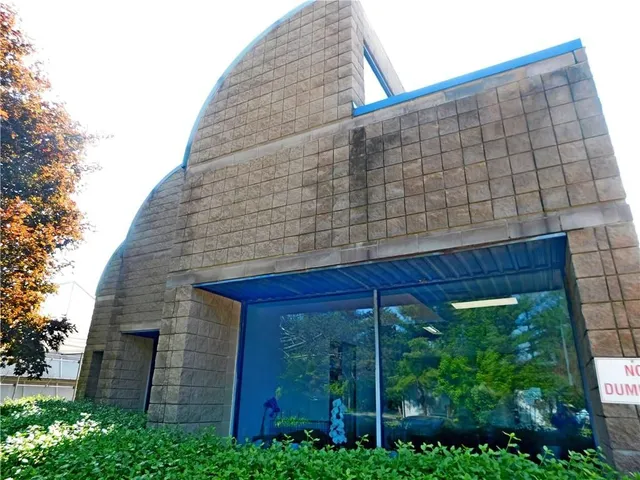 Additional image 6 of 7076 MCNIVEN Rd