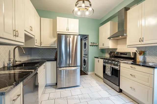 Additional image 2 of 166 Catharine St