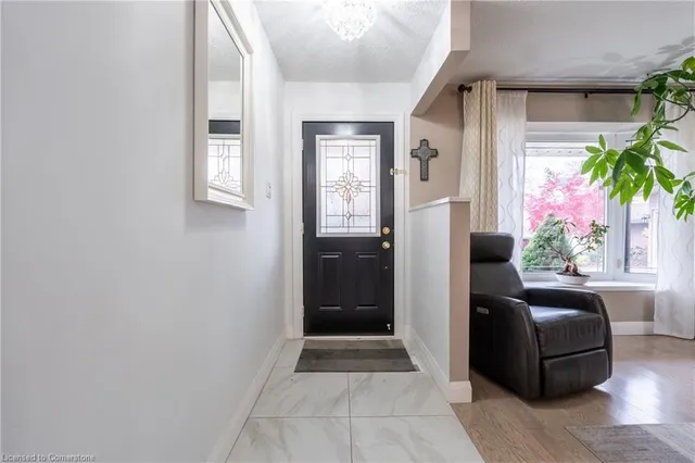 Additional image 5 of 46 Vesper Crt