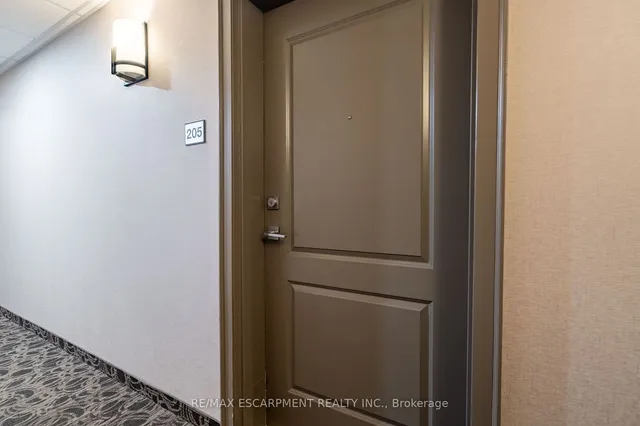 Additional image 5 of 125 Shoreview Pl Unit 205