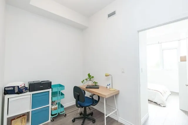 Additional image 18 of 1284 GUELPH Line Unit 417