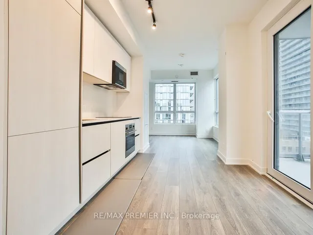 Additional image 7 of 108 Peter St Unit 1715