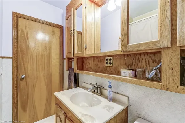 Additional image 20 of 8 Bromley Rd