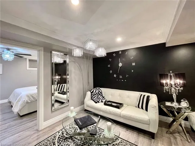 Additional image 25 of 184 Dundas St